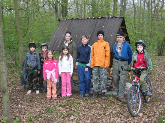 Poštolky čistily krmelec