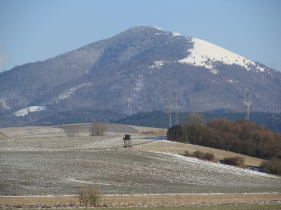 Náš posed  a v pozadí  Lysec Veľká Fatra