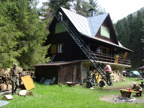 v plnom pracovnom nasadení