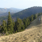Pohľad zo Šoproňa na Javorinu a dozadu na Ľubochniansku dolinu Veľká Fatra