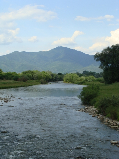 Váh pri Turanoch v pozadí masív Kopy Veľká Fatra