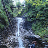 Korytový vodopád v rokline Suchá Belá