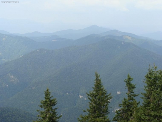 záver nášho revíru v pozadí Ľubochnianska dolina