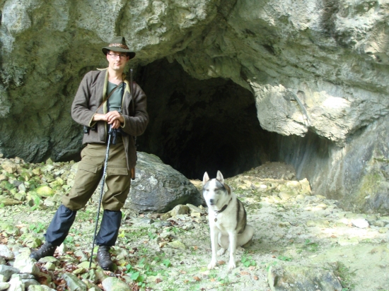 kontrola brlohu jaskynného medveďa