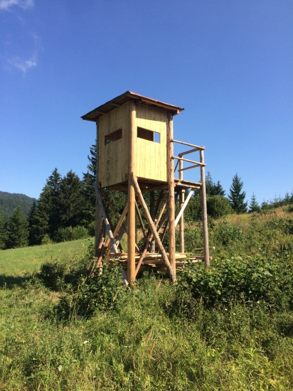 Skoro dokončený posedík