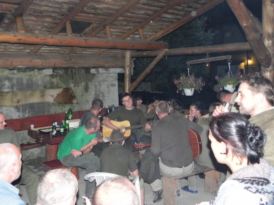 Páteční sqělá zábava s pírkovo kytárou :-)