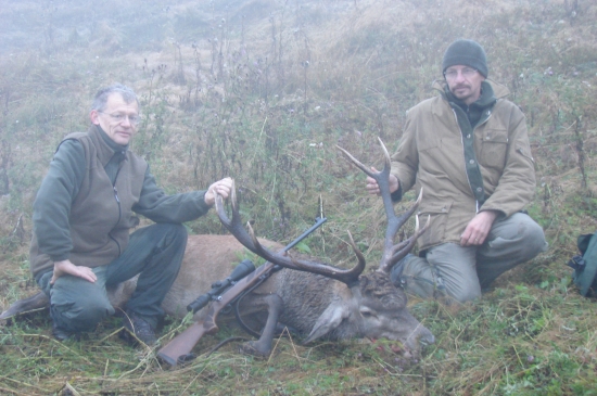 Doprovod 2013 jelen ku 50-tke strelený v ťažkých podmienkach