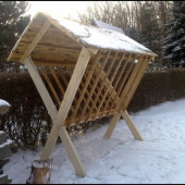 Nový za starý krmelec,pred dokončením