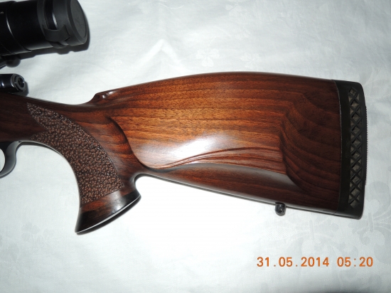 Pistolová rukojeť ( termitiště ) + lícnice