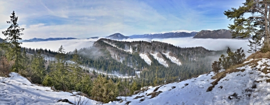 Pohľad zo sedla Ostrej :) - Komjatná