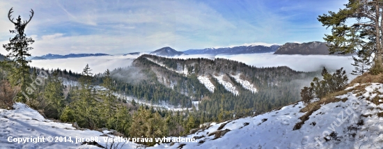 Pohľad zo sedla Ostrej :) - Komjatná