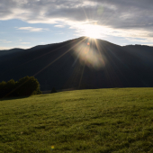 Východ SLNKA nad hrebeňom..