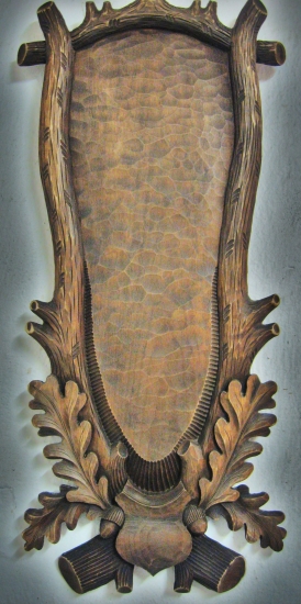 Vyřezávaná podložka po jelena