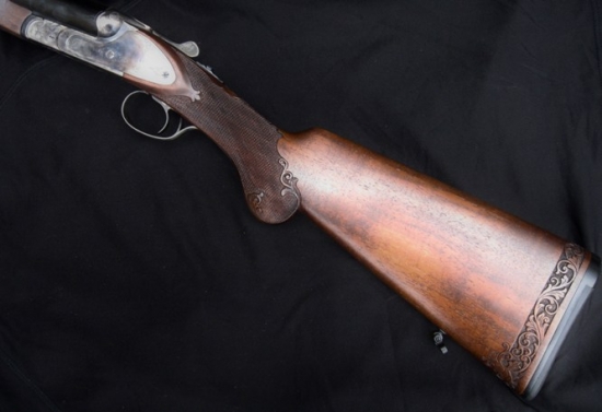 Ozdobná řezba na Brokovnici CZ-USA