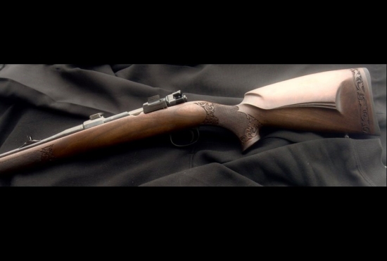 Upravená a zdobená pažba na Brno 98