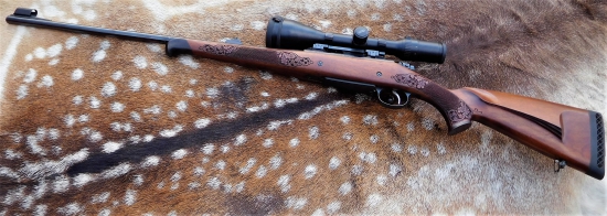 Nová Pažba na CZ550 s řezbami