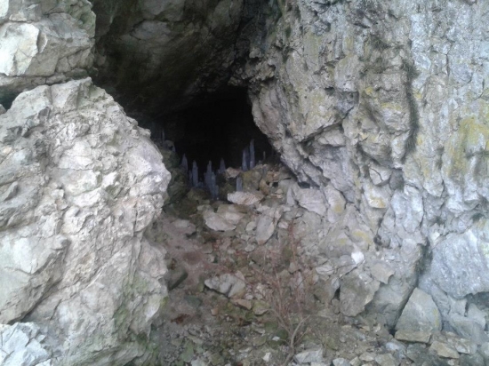 Jaskyňa na Hrdoši v Komjatnej