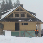 Polovnicka chata vo vystavbe