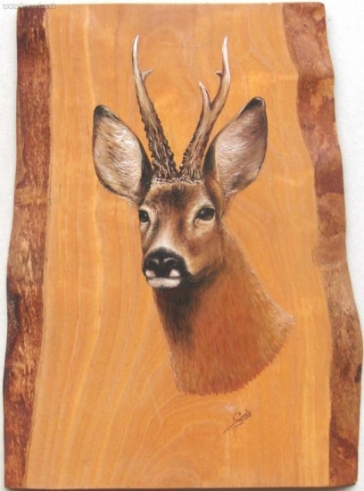 srnec portrét na dreve