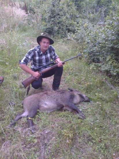 Kamarát na hosťovskej individuálnej poľovačke