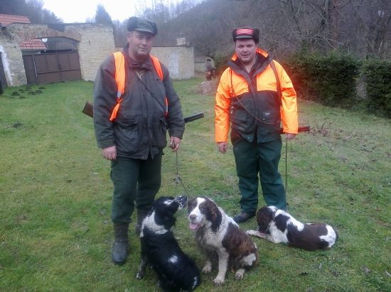 Astor a jeho rodiče.Largo a Flora Čočole