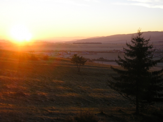 ranné zore nad dedinkou