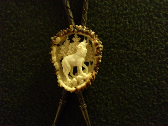 Výrobky z parožia - poľovnícka kravata/bolo-vlk