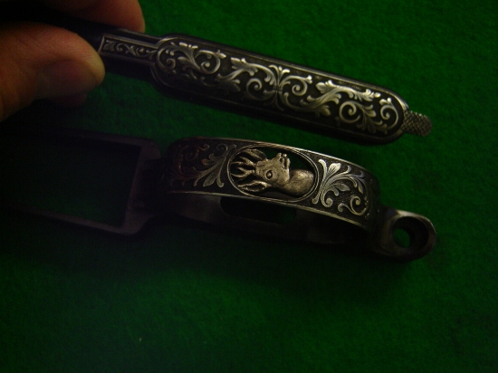 gravírovaný lučik a nabojová schranka