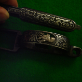 gravírovaný lučik a nabojová schranka