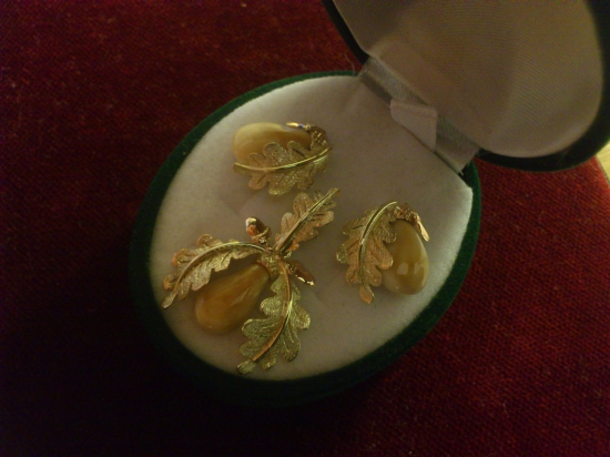 zlaté naušnice a príves s grandlami ........