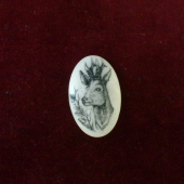 medajlon z hovädzej kosti s portretom srnca....do pažby