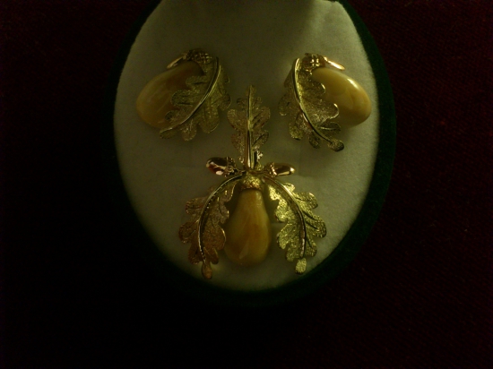 zlaté naušnice a príves s grandlami ........