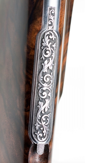 rucne gravirovana nabojova schranka do pazby...