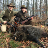 Nerozlúčna  trojica a trojnohý medailový kanec