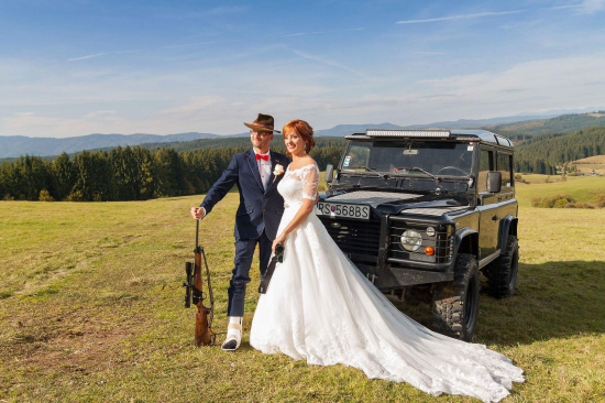 Svadobná zo všetkým ako sa patrí aj zo zlomenín členkom