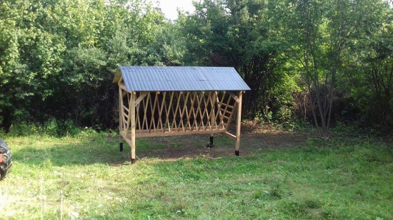 Krmelec-už na mieste..