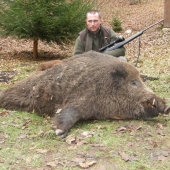 200 Kg ,nemá spodné zbrane