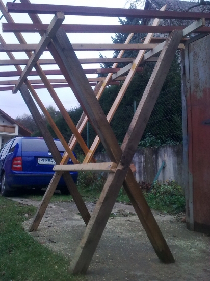 ešte pár klincov a bude hotový...