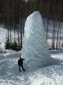 Ľadový stalagmit