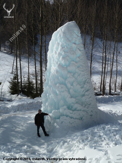 Ľadový stalagmit