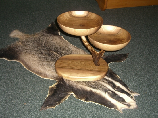 Pre skrašlenie polovnickej izby. Drevo je orechove. Moja praca.