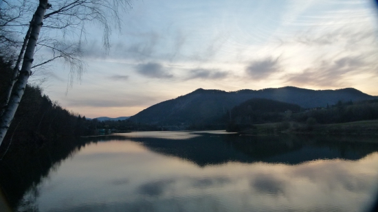 Ružín pri západe slnka