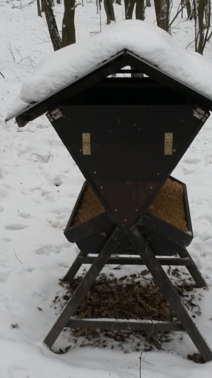 Zásobník na jadrové krmivo