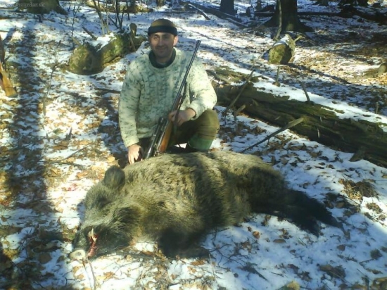 šťastný strelec so svojím úlovkom