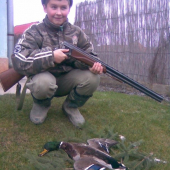 šťastný strelec s prvou kačicou