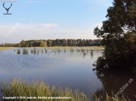 Takto vyzerá na južnom slovensku,keď vypustia vodné nádrže.