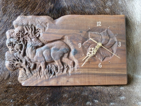 Trochu času v orechovom dreve.