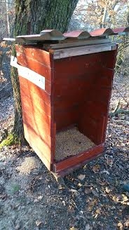 UNiverzálne zásobníkové krmítko