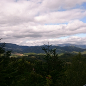 Pohľad zo skalnej vyhliadky na Suchom vrchu