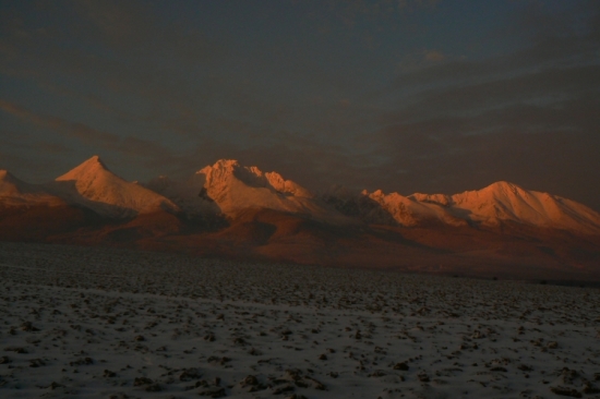 Tatry v zapadajúcom slnku